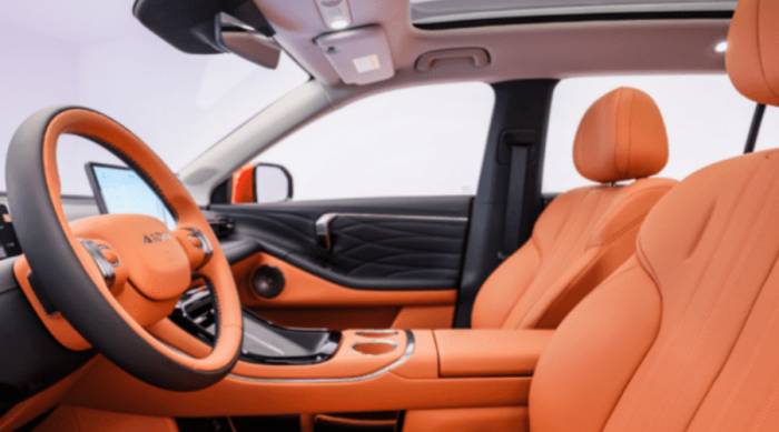The second-generation AION V car door opens for the first time, and eight leadin