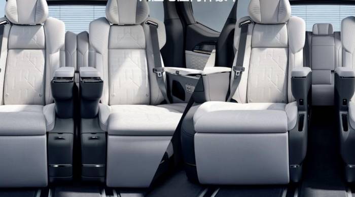 The price starts at 439,000 yuan. The new Zeekr 009 brings luxury MPV into the 0